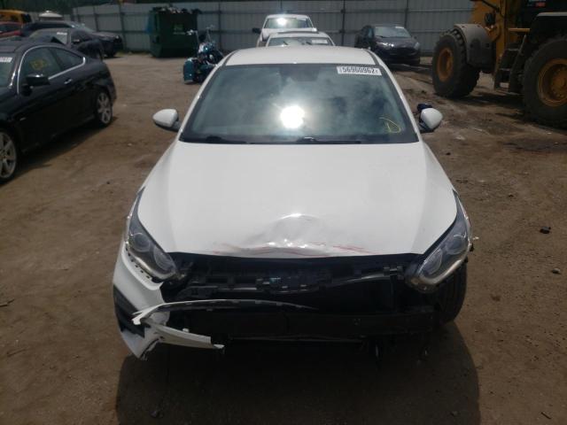 3KPF24AD3KE088078 - 2019 KIA FORTE FE WHITE photo 9