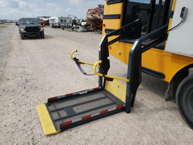 4UZABPDJ28CZ30952 - 2008 FREIGHTLINER CHASSIS B2 YELLOW photo 9