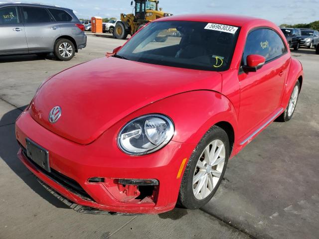 3VWFD7AT2JM707709 - 2018 VOLKSWAGEN BEETLE S RED photo 2