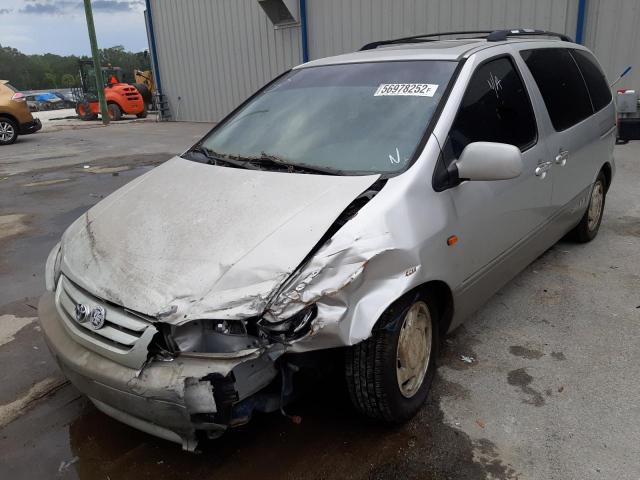 4T3ZF13C52U482982 - 2002 TOYOTA SIENNA LE SILVER photo 2