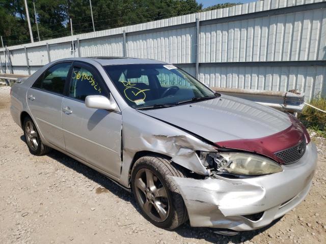 4T1BA32K75U061122 - 2005 TOYOTA CAMRY SE SILVER photo 1