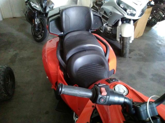 2BXREDD25MV001594 - 2021 CAN-AM SPYDER ROA ORANGE photo 5