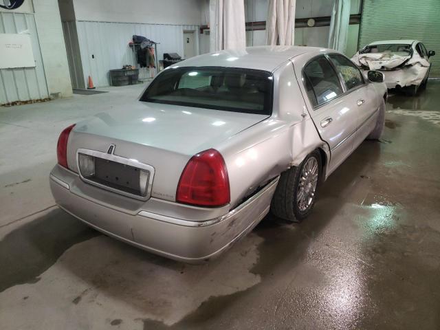 1LNHM82W27Y627068 - 2007 LINCOLN TOWN CAR S SILVER photo 4