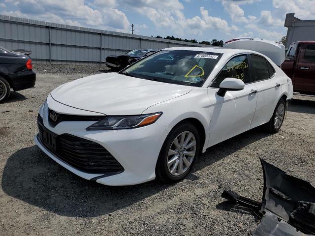 4T1B11HK5JU064509 - 2018 TOYOTA CAMRY L AU WHITE photo 2