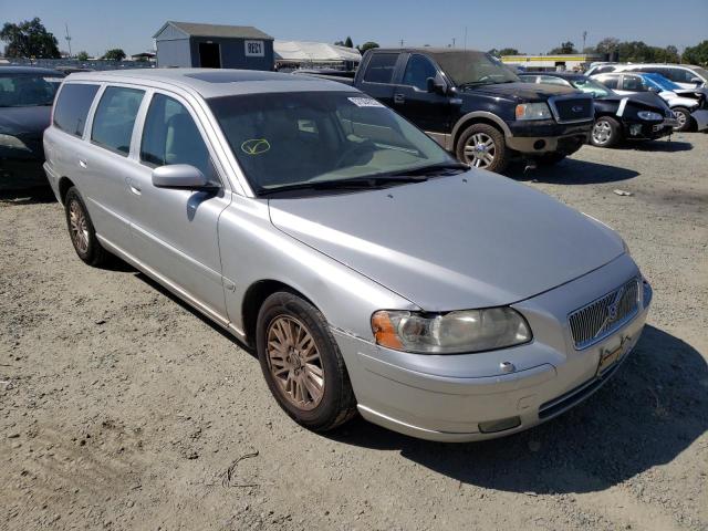 YV1SW612352493849 - 2005 VOLVO V70 SILVER photo 1