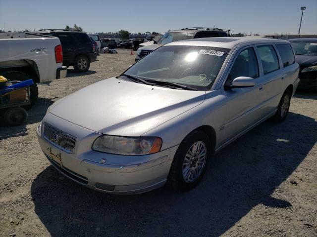 YV1SW612352493849 - 2005 VOLVO V70 SILVER photo 2