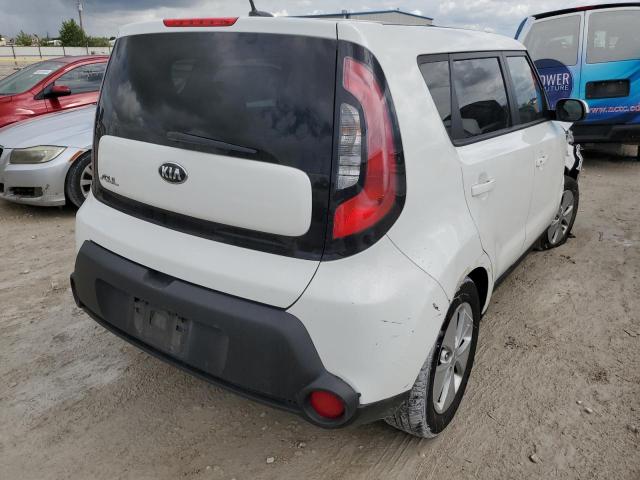 KNDJN2A23G7366554 - 2016 KIA SOUL WHITE photo 4