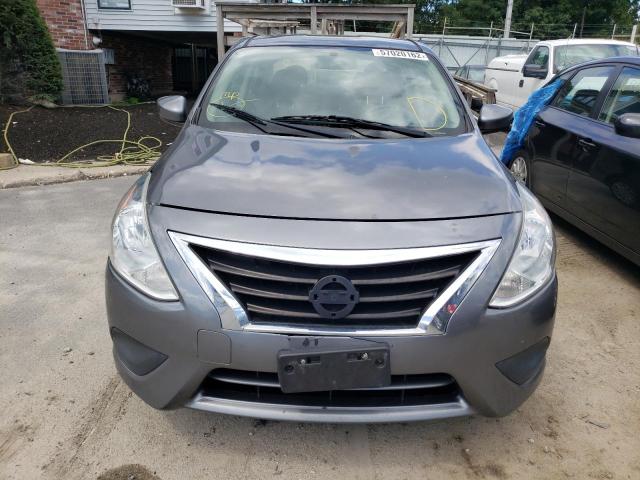 3N1CN7AP5JL802246 - 2018 NISSAN VERSA GRAY photo 9