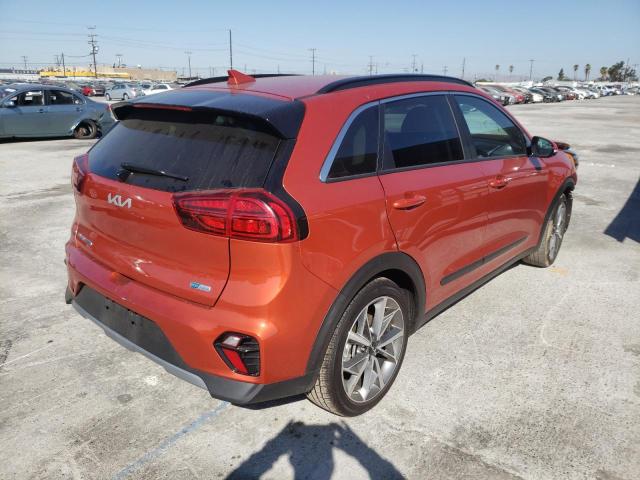 KNDCC3LC3N5545812 - 2022 KIA NIRO TOURI ORANGE photo 4