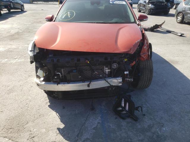 KNDCC3LC3N5545812 - 2022 KIA NIRO TOURI ORANGE photo 9