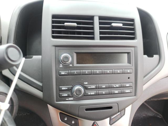 1G1JA5SH2D4150605 - 2013 CHEVROLET SONIC LS RED photo 9