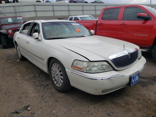 1LNHM83W24Y637044 - 2004 LINCOLN TOWN CAR U WHITE photo 1