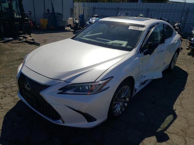 JTHB21B13K2037368 - 2019 LEXUS ES 300H WHITE photo 2