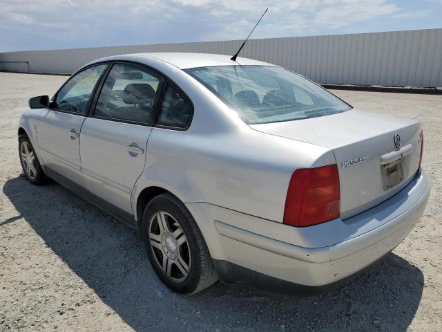 WVWEH63B21E031401 - 2001 VOLKSWAGEN PASSAT GLX SILVER photo 3