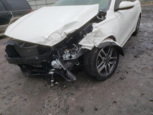 3KPF34AD7KE025787 - 2019 KIA FORTE GT L WHITE photo 9