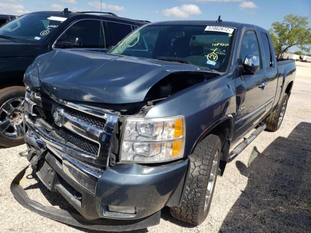 1GCRCSE01BZ226663 - 2011 CHEVROLET SILVERADO BLUE photo 2