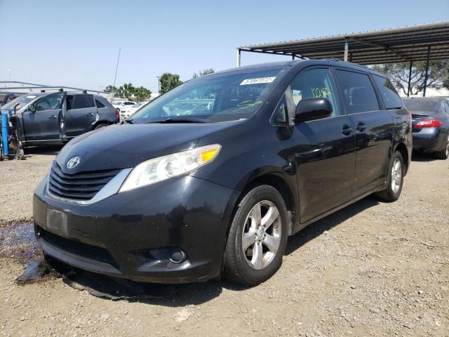 5TDKK3DCXDS385207 - 2013 TOYOTA SIENNA LE BLACK photo 2