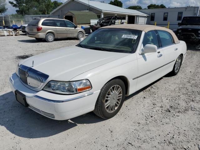 1LNHM81W95Y638597 - 2005 LINCOLN TOWN CAR S WHITE photo 2