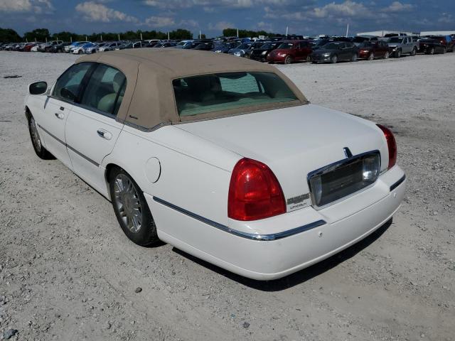 1LNHM81W95Y638597 - 2005 LINCOLN TOWN CAR S WHITE photo 3