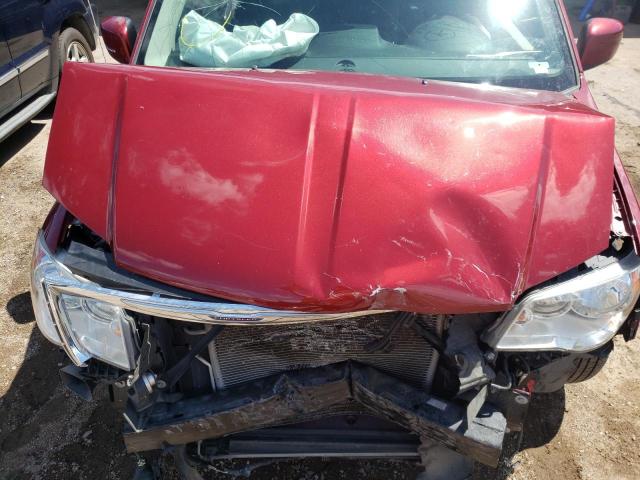 2C4RC1BG4FR546961 - 2015 CHRYSLER TOWN & COU RED photo 7