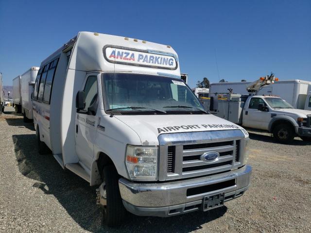 1FDXE4FS5DDB18202 - 2012 FORD E450 WHITE photo 1