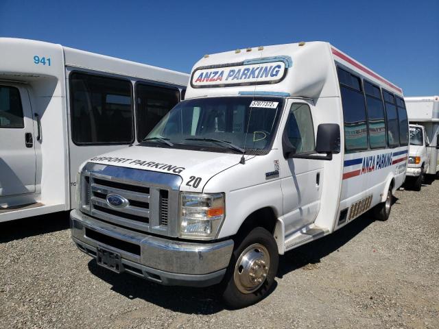 1FDXE4FS5DDB18202 - 2012 FORD E450 WHITE photo 2