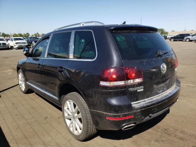 WVGFK7A91AD003067 - 2010 VOLKSWAGEN TOUAREG TD BLACK photo 3