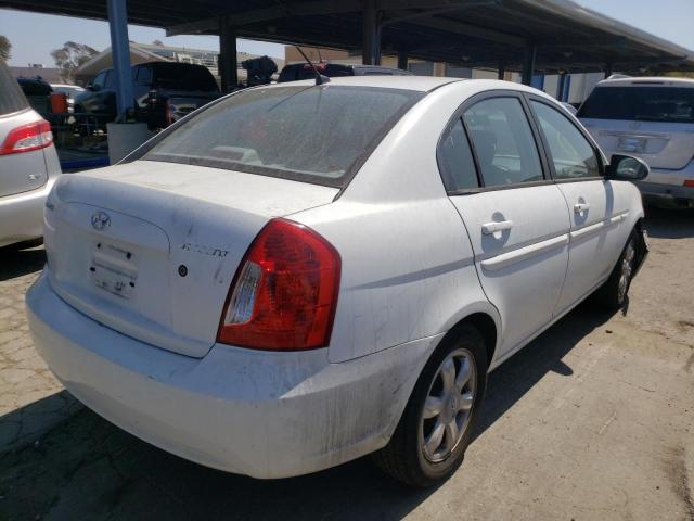 KMHCN46C56U034827 - 2006 HYUNDAI ACCENT WHITE photo 4