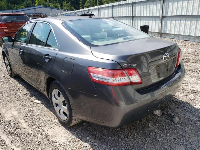 4T4BF3EK5AR045028 - 2010 TOYOTA CAMRY BASE GRAY photo 3