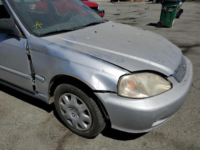 2HGEJ6619XH562590 - 1999 HONDA CIVIC BASE SILVER photo 9