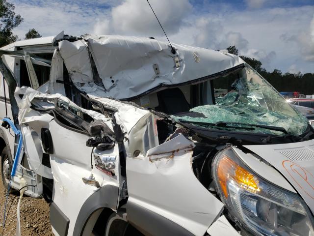 3C6TRVAG0JE109702 - 2018 RAM PROMASTER WHITE photo 9