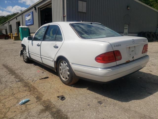 WDBJF82H0XX025792 - 1999 MERCEDES-BENZ E 320 4MAT WHITE photo 3