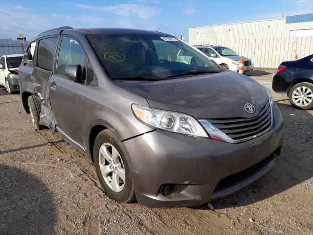 5TDKZ3DC7HS828673 - 2017 TOYOTA SIENNA LE GRAY photo 1