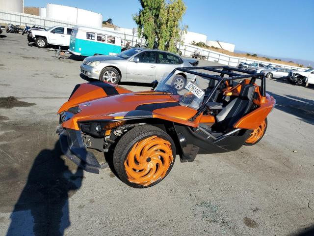 57XAAPFAXF5104721 - 2015 POLARIS SLINGSHOT ORANGE photo 2