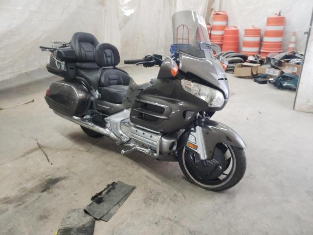 1HFSC47H5AA903510 - 2010 HONDA GL1800 GRAY photo 1