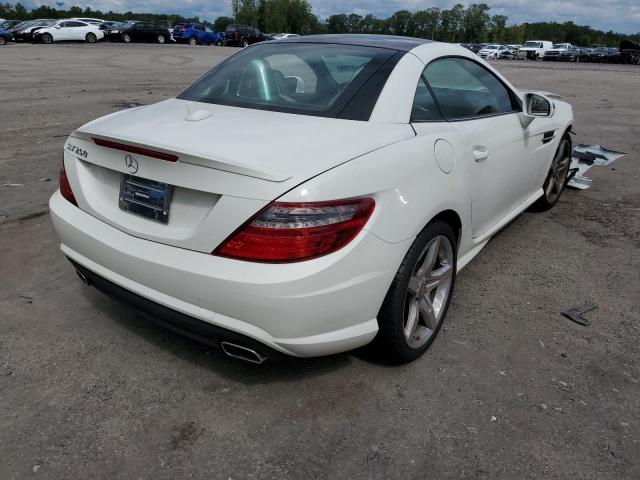 WDDPK4HA3DF058271 - 2013 MERCEDES-BENZ SLK 250 WHITE photo 4