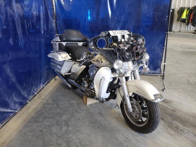 1HD1FC43X7Y625539 - 2007 HARLEY-DAVIDSON FLHTCUI 白色 照片 1