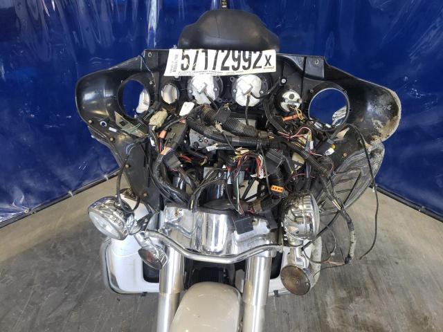 1HD1FC43X7Y625539 - 2007 HARLEY-DAVIDSON FLHTCUI 白色 照片 9