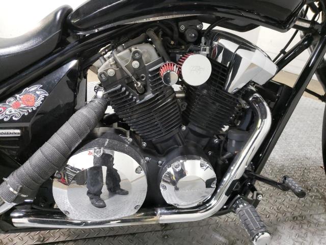 JH2SC6703DK300562 - 2013 HONDA VT1300 CS BLACK photo 5