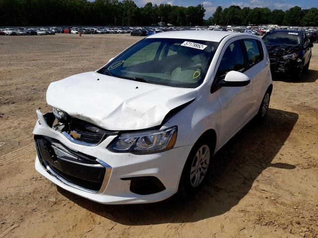 1G1JG6SHXJ4104682 - 2018 CHEVROLET SONIC WHITE photo 2