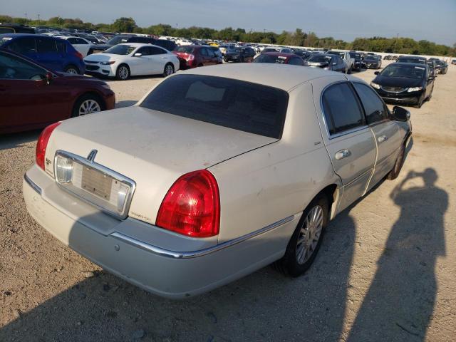 1LNHM83W14Y623975 - 2004 LINCOLN TOWN CAR U WHITE photo 4