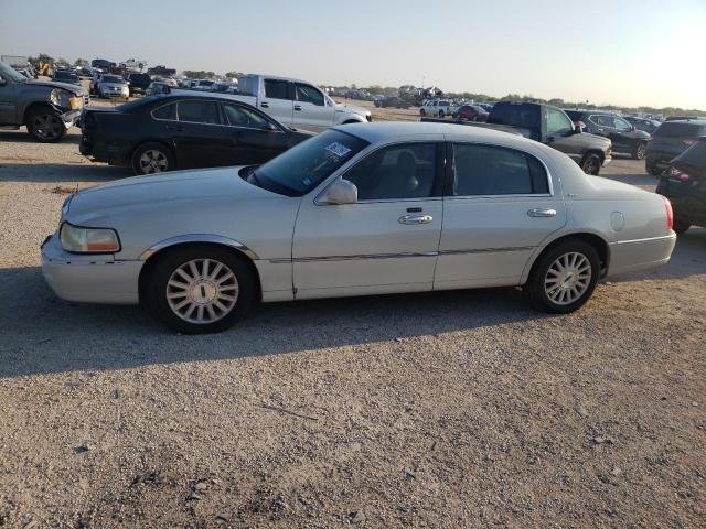 1LNHM83W14Y623975 - 2004 LINCOLN TOWN CAR U WHITE photo 9