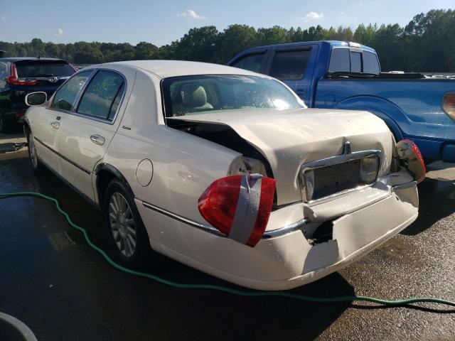 1LNHM82W43Y623940 - 2003 LINCOLN TOWN CAR S WHITE photo 3