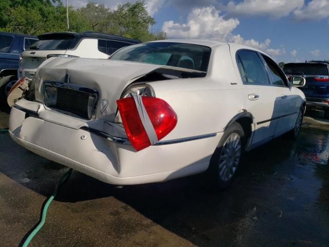 1LNHM82W43Y623940 - 2003 LINCOLN TOWN CAR S WHITE photo 4