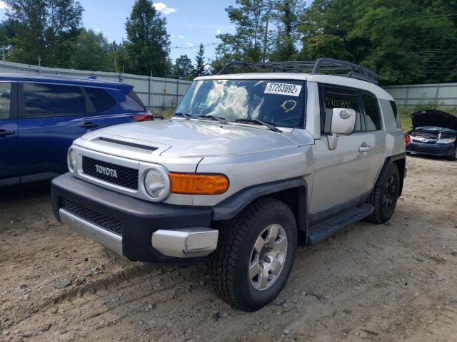 JTEBU11F870007693 - 2007 TOYOTA FJ CRUISER SILVER photo 2