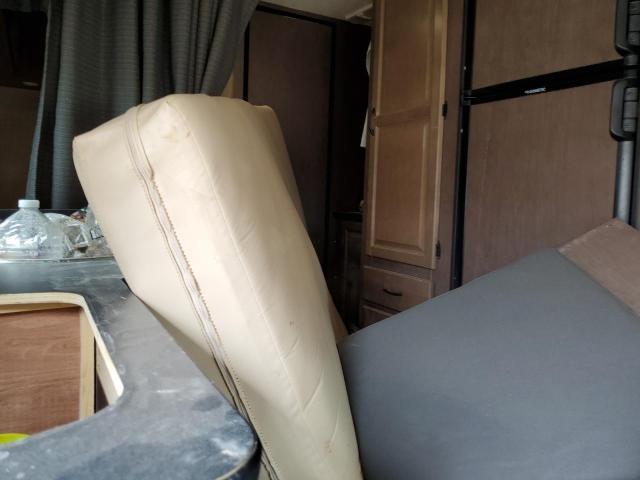 1FDWE3FS2JDC08568 - 2019 THMC MOTORHOME TWO TONE photo 6