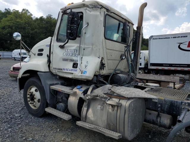 1M1AW07Y5GM059157 - 2016 MACK 600 CXU600 WHITE photo 9