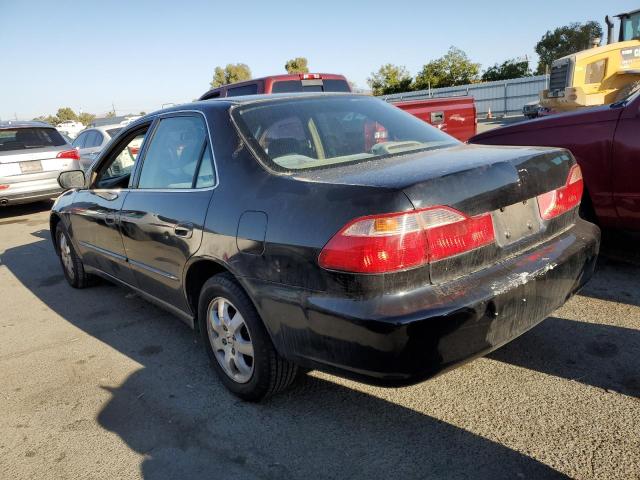 1HGCG5545WA266068 - 1998 HONDA ACCORD LX BLACK photo 3