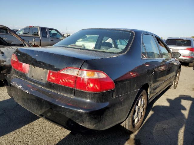 1HGCG5545WA266068 - 1998 HONDA ACCORD LX BLACK photo 4