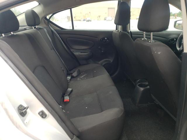 3N1CN7AP4JL858033 - 2018 NISSAN VERSA S Gümüş foto 6